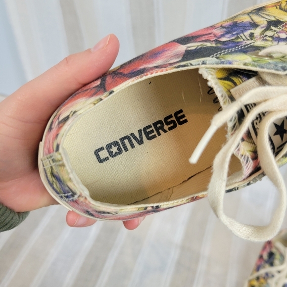 Converse Low Tops Sneakers Tennis Shoes Tropical Floral Size 9‎ - Picture 6 of 8